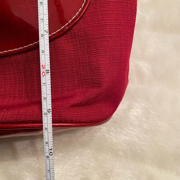 Red Bucket Tote with Matching Case for Lip Liners and Eyeliners - Picture 7 of 9